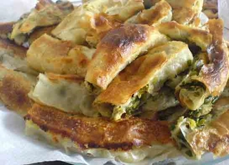 Patatesli Ispanaklı Börek Tarifi ve Malzemeleri Patatesli Ispanaklı Börek Tarifi ve Malzemeleri